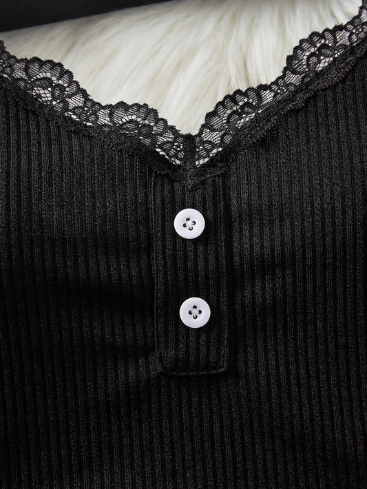 Pijama Feminino Y2K de Verão – Conjunto com Regata de Renda e Shorts de Cintura Alta com Cordão, Estilo Casual e Confortável para Casa