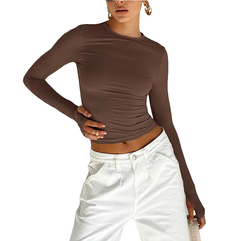 Camiseta Feminina Cropped Slim Fit – Blusa de Manga Longa com Gola Redonda, Abertura para Polegar e Estilo Streetwear Casual para o Dia a Dia