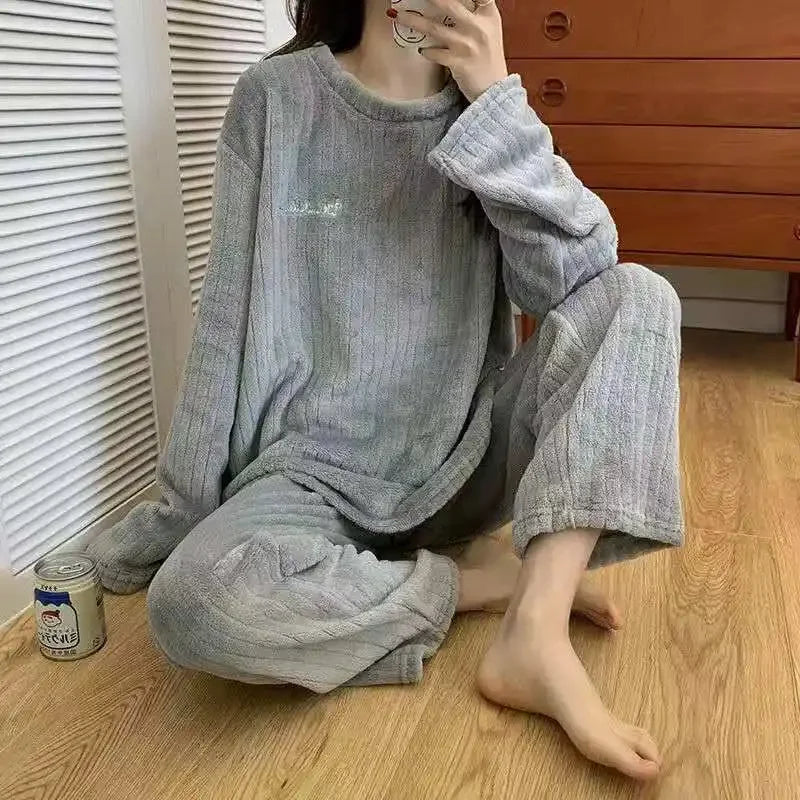 Pijama Feminino de Flanela Plush – Conjunto Térmico em Fleece Coral, Super Quentinho e Confortável para o Inverno