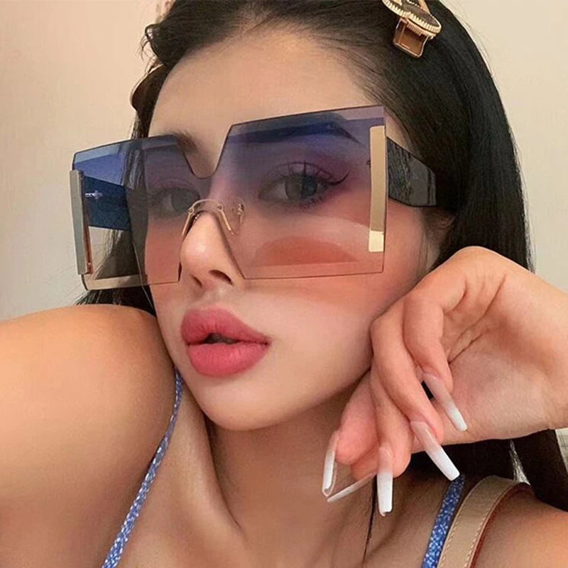 Óculos de Sol Feminino Oversized Sem Armação – Modelo Fashion Retrô com Lentes Degradê e Proteção UV
