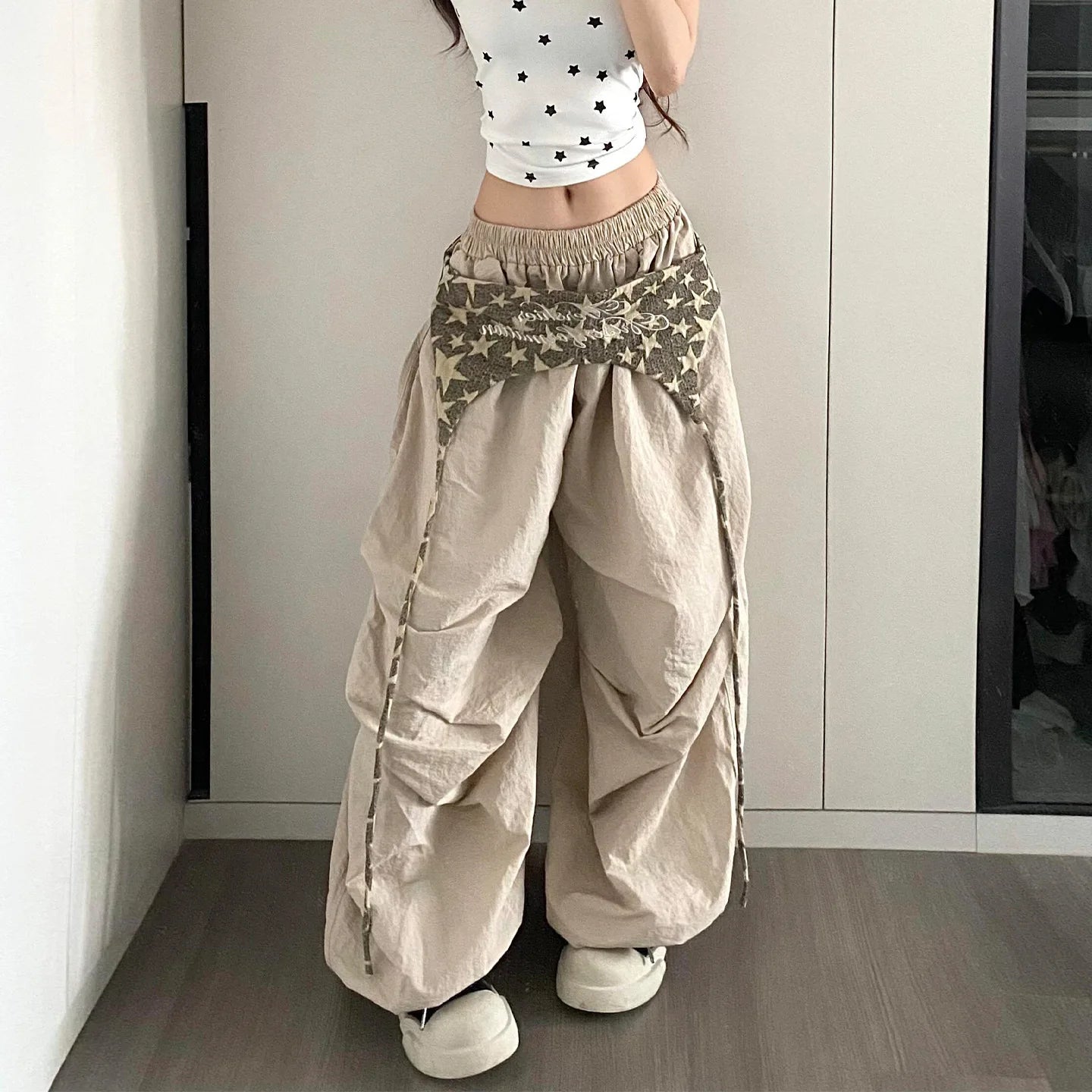 Calça Feminina Cargo Designer – Modelo Leve de Verão com Secagem Rápida, Corte Baggy e Perna Larga Estilo Streetwear para Dança Jazz