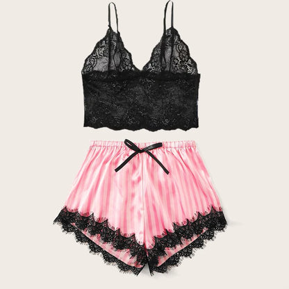 Pijama Feminino de Cetim para Verão – Conjunto com Regata de Alças em Decote V com Renda e Shorts Estampado de Corações ou Listras, Elegante e Confortável