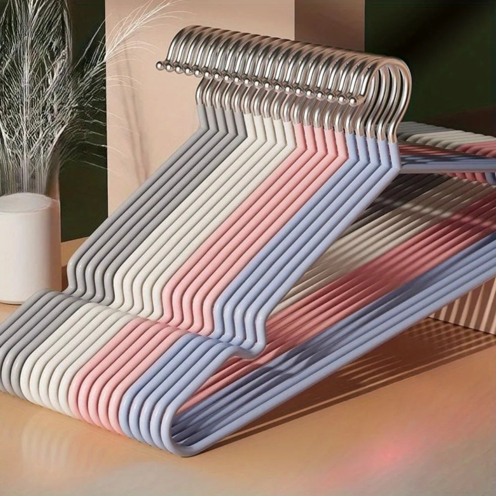Kit com 20 Cabides de Metal Antiderrapantes para Organização do Guarda-Roupa