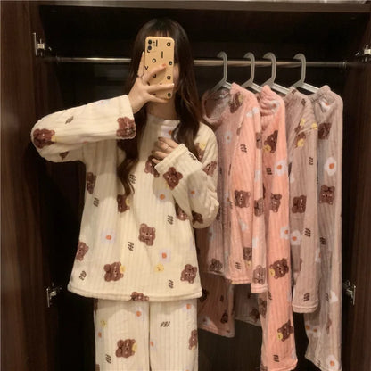 Pijama Feminino de Inverno com Estampa de Ursinho – Conjunto de Flanela Coral Quente e Aconchegante para Casa