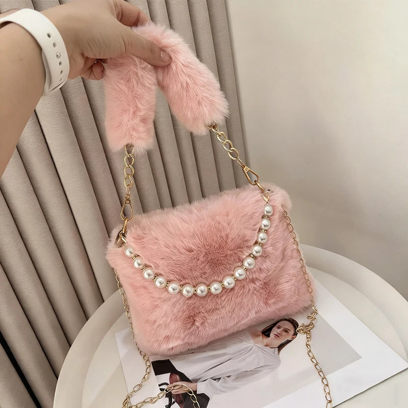 Bolsa Feminina Fashion de Pérolas e Pelo de Coelho – Bolsa Pequena Transversal com Corrente, Elegante e Versátil para o Inverno