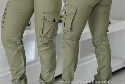 Calça Feminina Cargo Y2K – Modelo de Cintura Alta com Múltiplos Bolsos, Barra Dobrada e Corte Slim Fashion