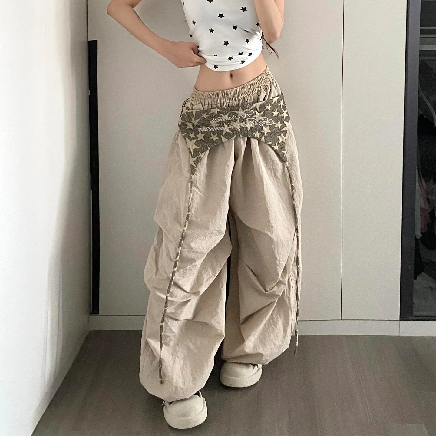 Calça Feminina Cargo Designer – Modelo Leve de Verão com Secagem Rápida, Corte Baggy e Perna Larga Estilo Streetwear para Dança Jazz
