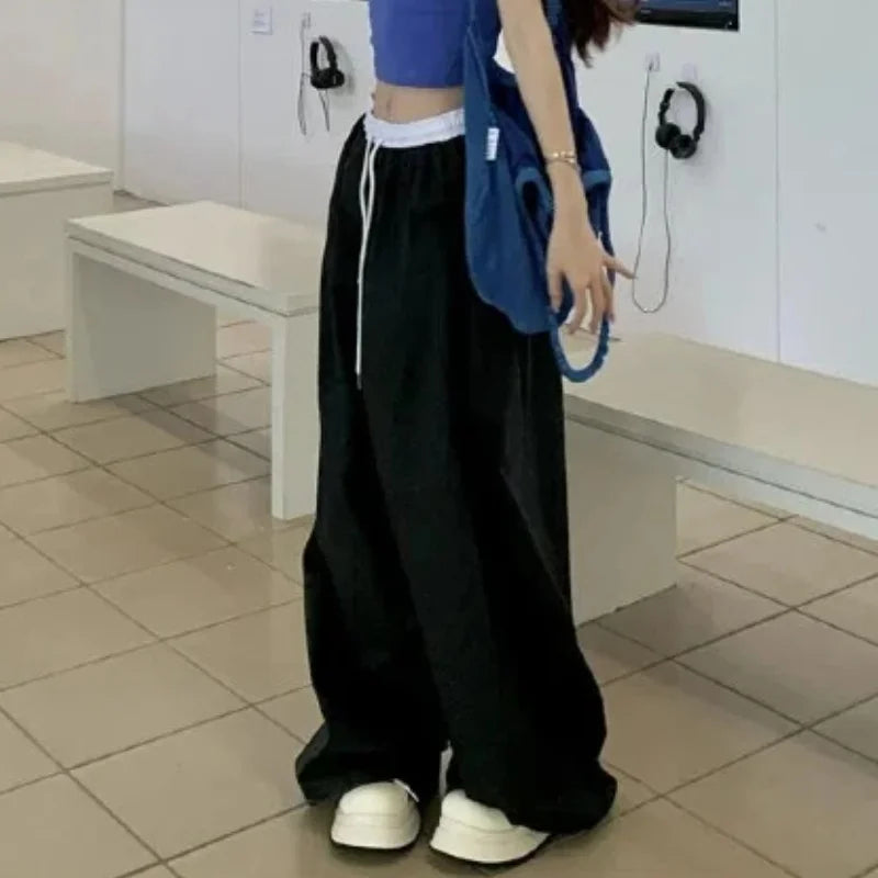 Calça Feminina Cargo Y2K Preta com Listras – Modelo Wide Leg Baggy, Estilo Coreano Streetwear Harajuku e Hip Hop Oversized