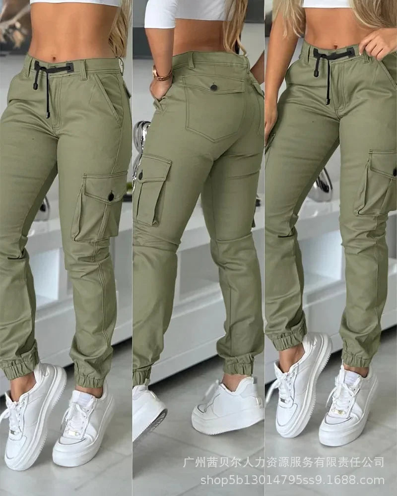 Calça Feminina Cargo Y2K – Modelo de Cintura Alta com Múltiplos Bolsos, Barra Dobrada e Corte Slim Fashion