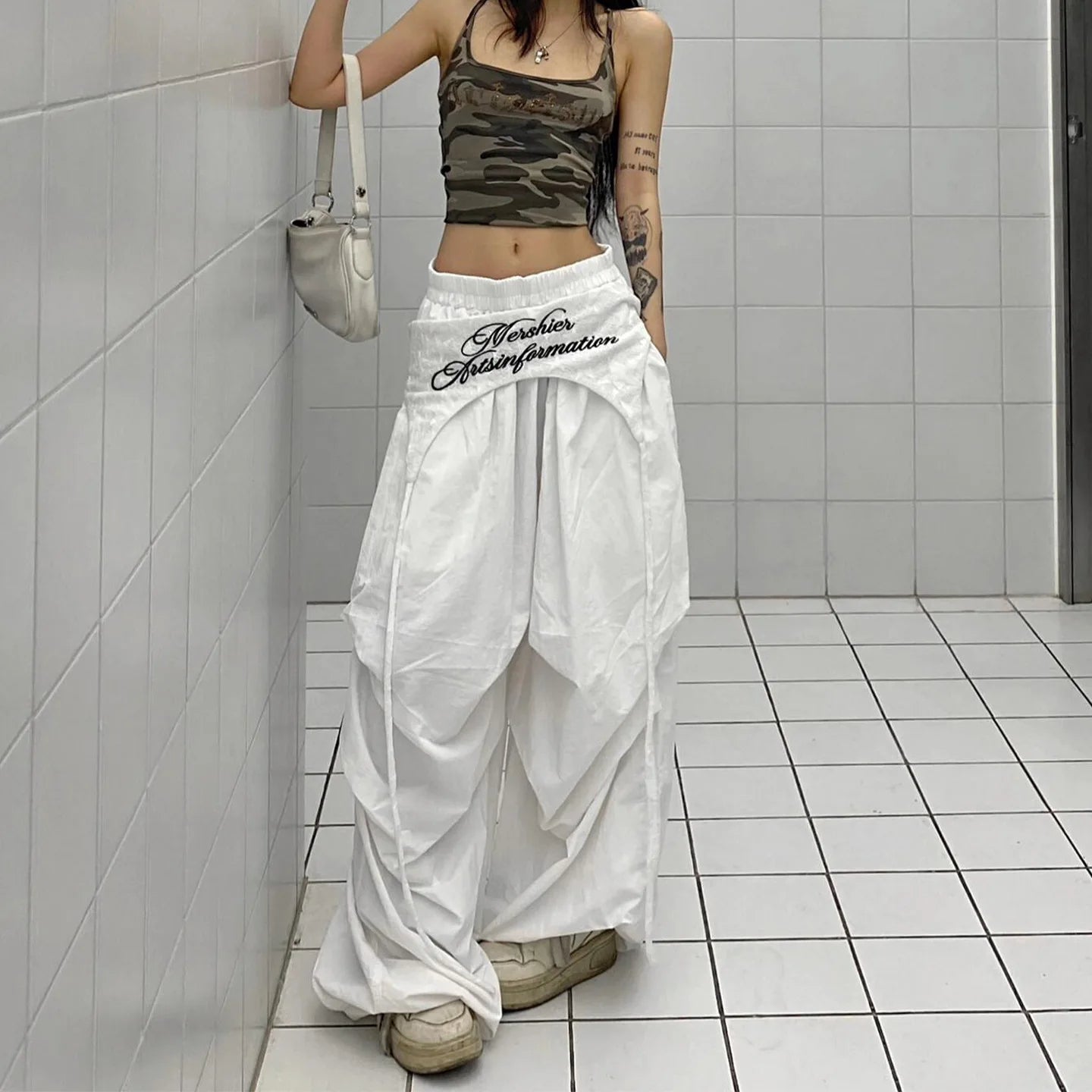 Calça Feminina Cargo Designer – Modelo Leve de Verão com Secagem Rápida, Corte Baggy e Perna Larga Estilo Streetwear para Dança Jazz