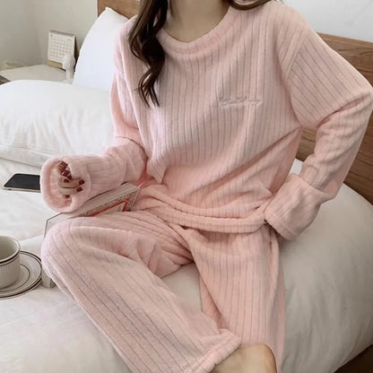 Pijama Feminino de Flanela Plush – Conjunto Térmico em Fleece Coral, Super Quentinho e Confortável para o Inverno