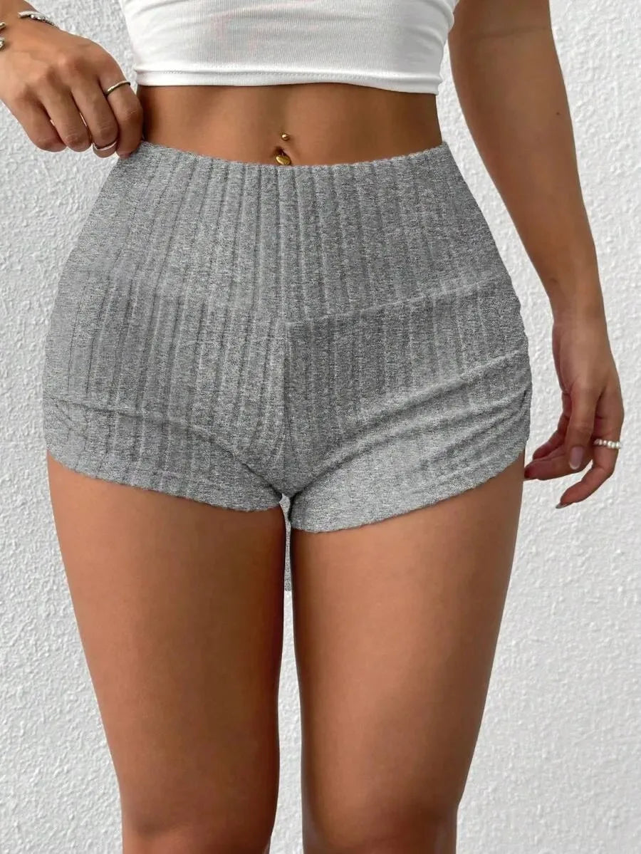 Short Feminino Canelado de Cintura Alta – Modelo Slim com Tecido Elástico para Dormir, Academia, Yoga, Fitness e Uso Casual