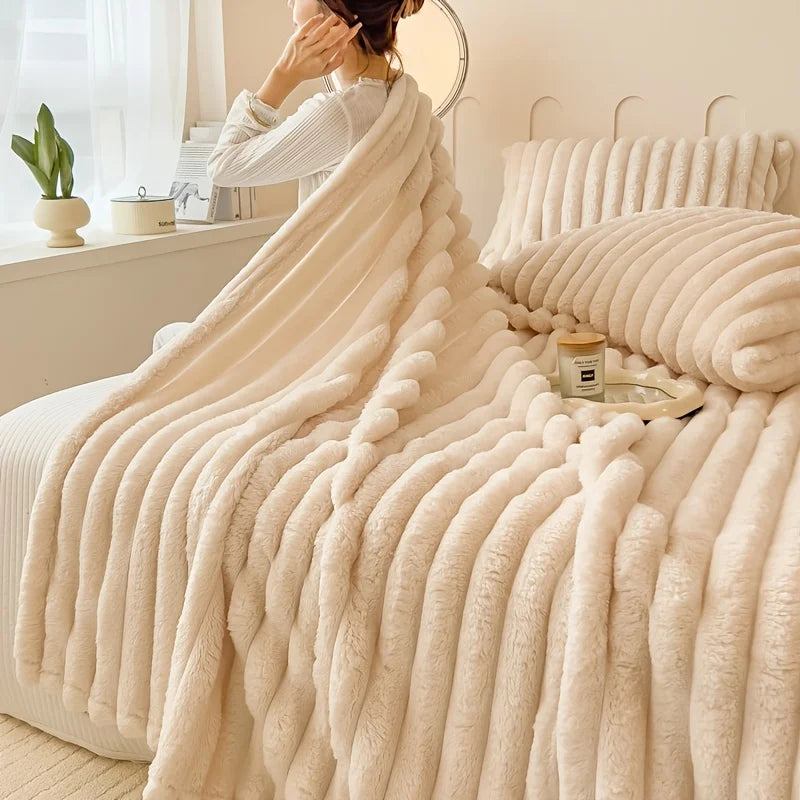 Manta Flanelada Grossa com Listras Largas – Cobertor Multifuncional para Cama, Sofá e Cochilo