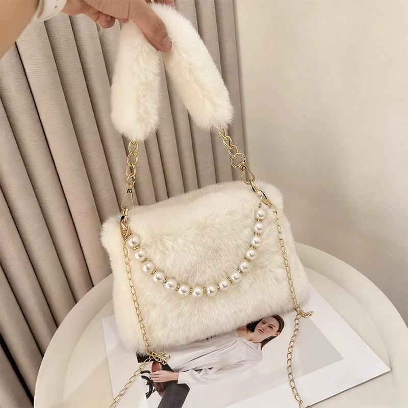 Bolsa Feminina Fashion de Pérolas e Pelo de Coelho – Bolsa Pequena Transversal com Corrente, Elegante e Versátil para o Inverno